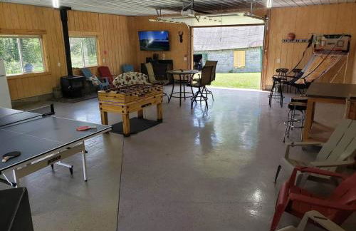 Luxury Lodge on 40 Private Acres • HUMM Sauna • Party Barn • - Foto 38