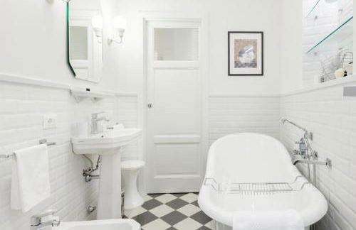 New Design Apartment - Photo 8