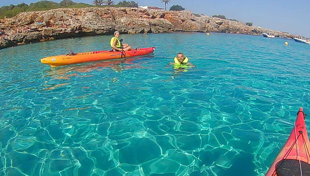 Aguas turquesas del sur de Menorca