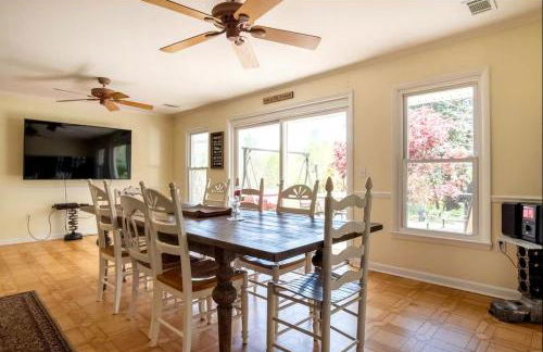 Lovely Vacation Rental with Hot Tub and Amazing Amenities for a Fantastic Family Escape in Clarkesville, Georgia - Foto 13