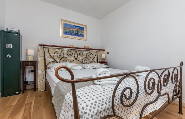 Villa Holiday Home Zvečanje - Foto 1