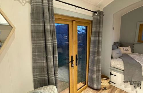 The Hut@Trefechan Wen - Coastal Coziness! - Photo 70