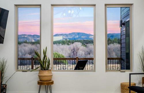 Brycegate Retreat. Stunning Views. Modern Comforts. - Photo 25