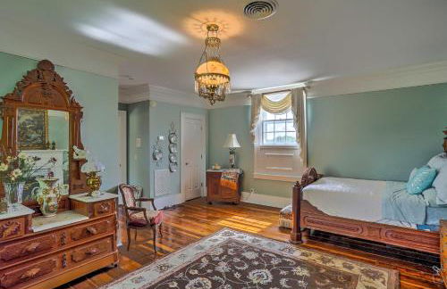 Historic Cedar Hill Mansion on Large Farm with Pool! - Foto 25