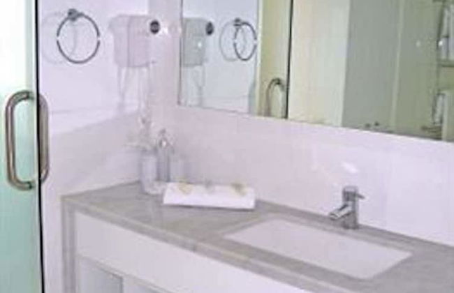 Peninsular Beachfront Resort - Photo 42