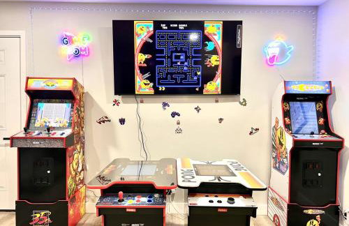 Half ACRE Lux Pool SPA with FIREPIT ARCADE Grill Sleeps 40 - Foto 55