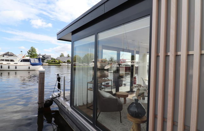Houseboat in Lemmer With Harbor Views - Foto 26