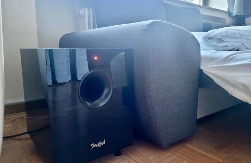 BAT Home Solutions Trier-Euren - alles was ein Hotel nicht bietet - 10 Min zur Altstadt - 98 qm Scheune für 9 Personen mit Sternenhimmel, Wintergarten, Grill und Kino - barrierefrei dank Lift & Auffahrt - Foto 27