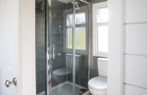 Brondini View Cabin (Private Garden and Hot Tub) - Foto 12