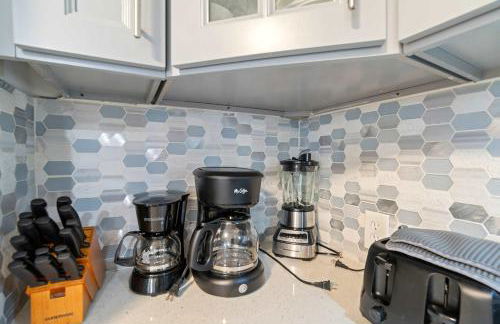 Oversized Family Beach Block Duplex with Game Room - Foto 15