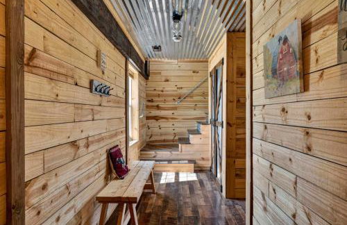 Rustic Barn Retreat w Hot Tub Game Room & FirePit - Photo 21