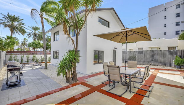 Lux Villa 3br 2ba Steps to Beach - Foto 2, Imagen principal