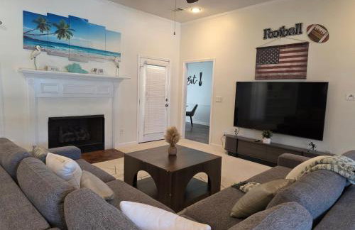 The Bama Bungalow 3BD Walk to the Game, Stay in Style - Foto 1