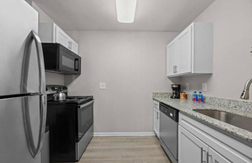 Prime Location, 2 mins to Airport, 5 mins to Dwntn - Foto 24