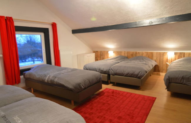 Sourbrodt Stay With Pool - Photo 4