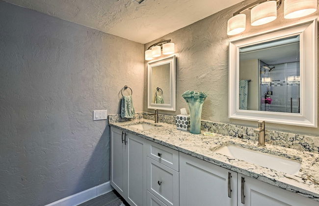 Coastal Surfside Swank by Beachside Management - Foto 13