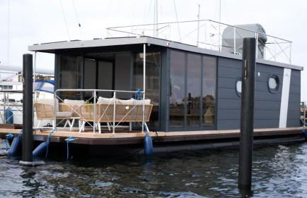 Hausboot mit Motorboot - Foto 28