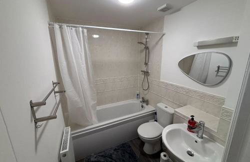 The Modern Balcony Apartment - 2 Bed 1 Bath Private Parking - Foto 14