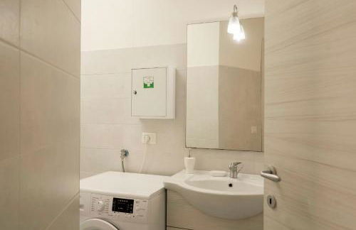 De Rosa Home Appartamento 4 posti letto, vicino al centro e al mare, con terrazza, aria condizionata, parcheggio privato e wifi - Foto 14