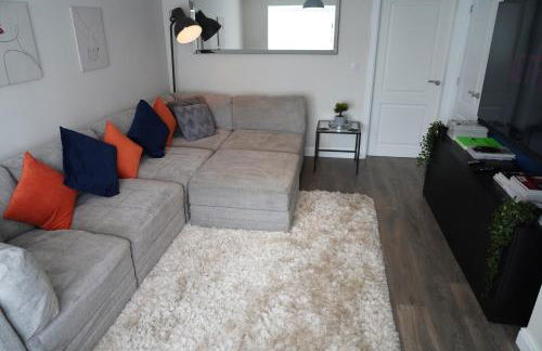 Rare find - new build 3 bedroom house near Cheshire Oaks - Photo 20