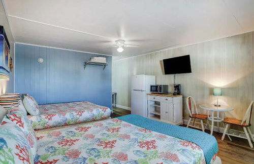 ON ISLAND Ocean View Beachy Studio in Campy 1970s Converted Motel - Foto 6