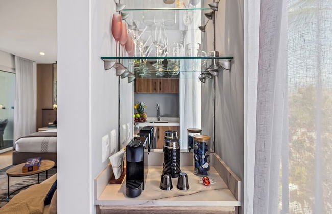 Stunning Beachfront Condo - Sea Views - Foto 8