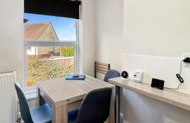 Amaya Four - Sleeps 5 - 1 bed apartment - Newly renovated- Close to town centre -Grantham Free Gym Access - Foto 5