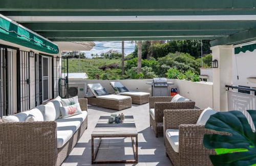 Sensational and Exotic 3-Bedroom Retreat in Nueva Andalucia with a Palm Garden - Foto 16