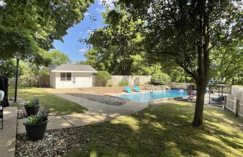 Secluded Luxe 5BR Estate| Pool, Wineries, Near ND - Foto 58