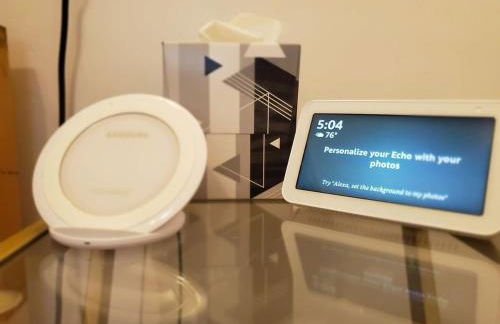 The Gold Room near downtown trains fast wifi - Photo 48