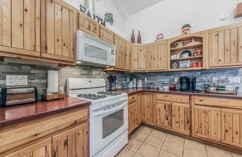 Blue Spruce Retreat by Ruidoso Vacation Rentals - Foto 20