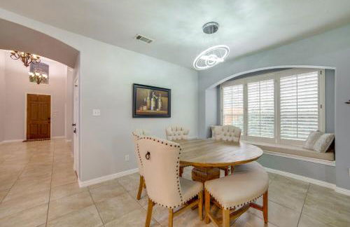 Great for Gatherings! Stylish Allen Home with Patio - Foto 9