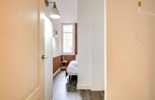 Colorful With Cozy Terrace In Gracia - Photo 15