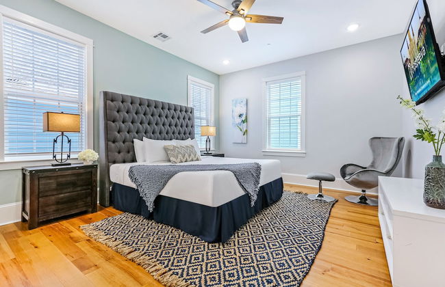 Spacious 5BR Urban Retreat with Balcony & Pool - Foto 9