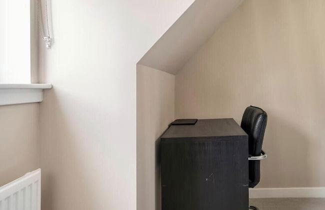 Charming 3 Bed Home in Stepps, Glasgow - Garden & Patio - Foto 21