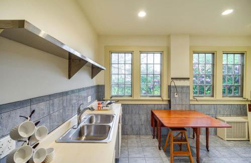 2 Mi to Lake Erie Spacious Retreat Near Cafes! - Foto 11