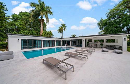 Luxury Villa Azure with Heated Pool 20 minutes to Beach - Foto 12