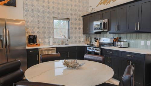 Valley View Resort Cabin #4, 2-Bed, Modern-Luxury with Hot Tub in Canaan Valley, WV - Foto 5