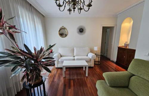 Bright apartment in Parque Etxebarria with parking - Foto 1