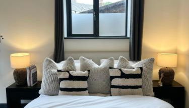 1 BR Apt - Short Lets & Serviced Accommodation Peak District With Free Super-Fast WiFi & Multiple Parking Options - Foto 4