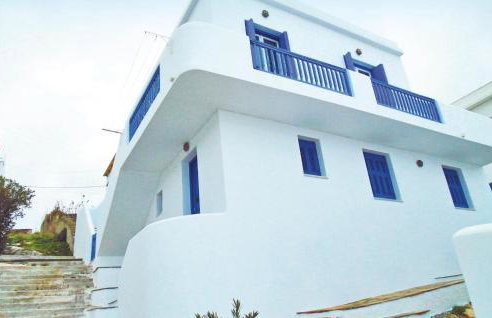 3 Bedroom Awesome Apartment In Panormos - Photo 3