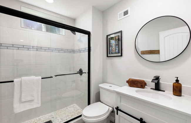 The Matterhorn Manor by Avantstay Harry Potter Inspired A-frame Home w/ Hot Tub & Views - Foto 16