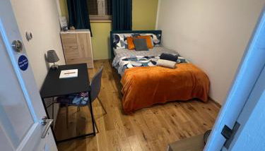 Spacious En-Suite Rooms & Off-Suite Rooms Near Hospital and Shops - Foto 1