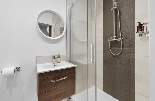 Aylesbury House 3 En-suite Bedrooms Parking Pets - Photo 48