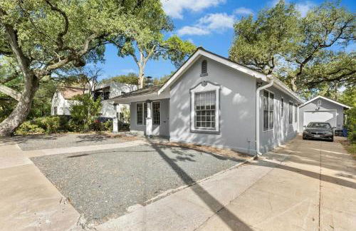 2025 New Build Victorian Gem on UT, 4BR, 2BA Downtown with Free Parking - Foto 6