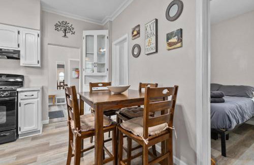 Central Oshkosh Stay - Walk to Lake and Downtown - Foto 7