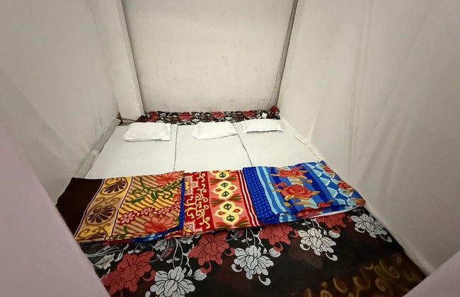 Arail Tent City Kumbh Cottage - Foto 14