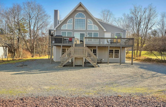Pocono Pinnacle by Avantstay Steps to the Lake, Game Room, Large Deck - Foto 26