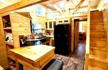 Bear Cub Cabin is a cozy 1 bedroom and loft oasis - Foto 17
