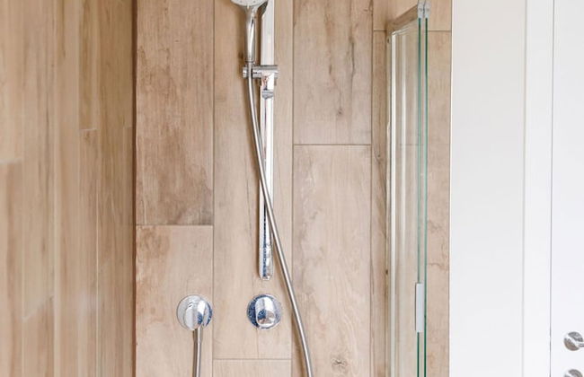 Mariners Stylish Beachside Getaway With Sea Views - Photo 72